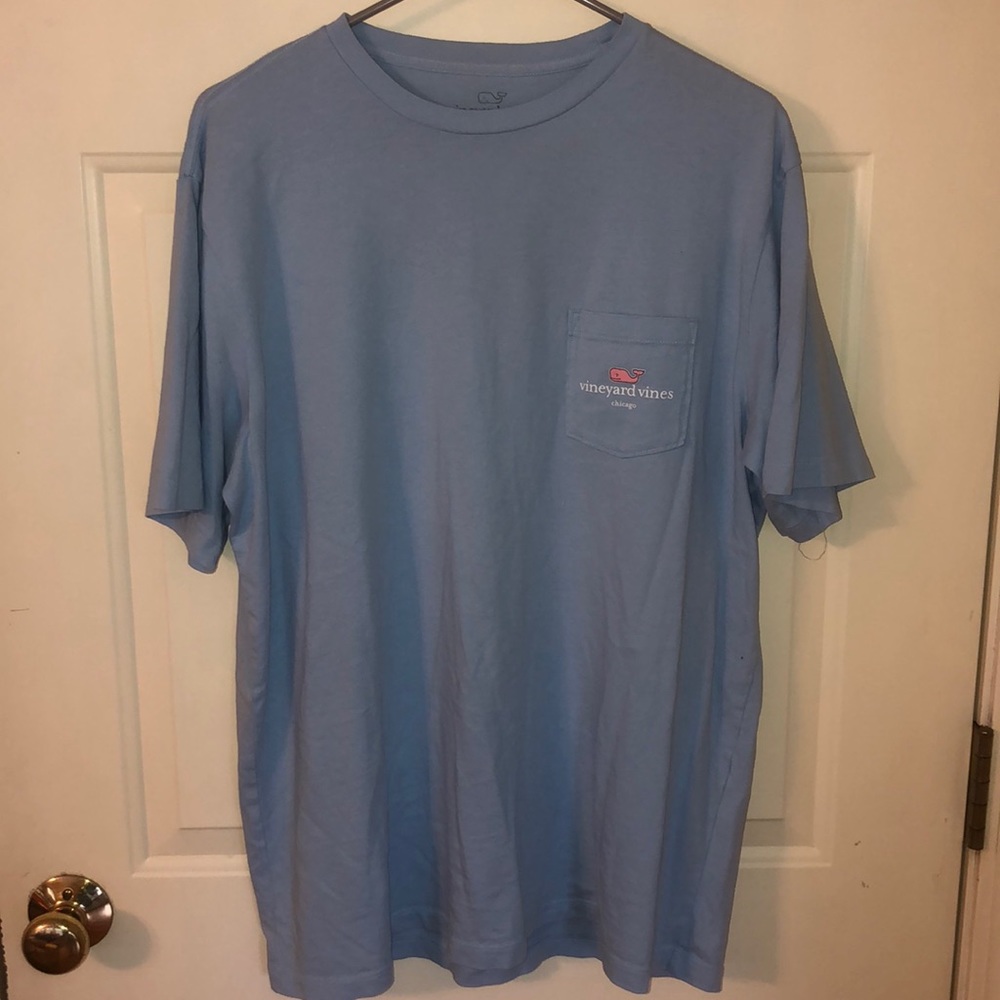 Blue vineyard vines tshirt